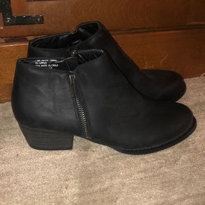 Espirit ankle boots
